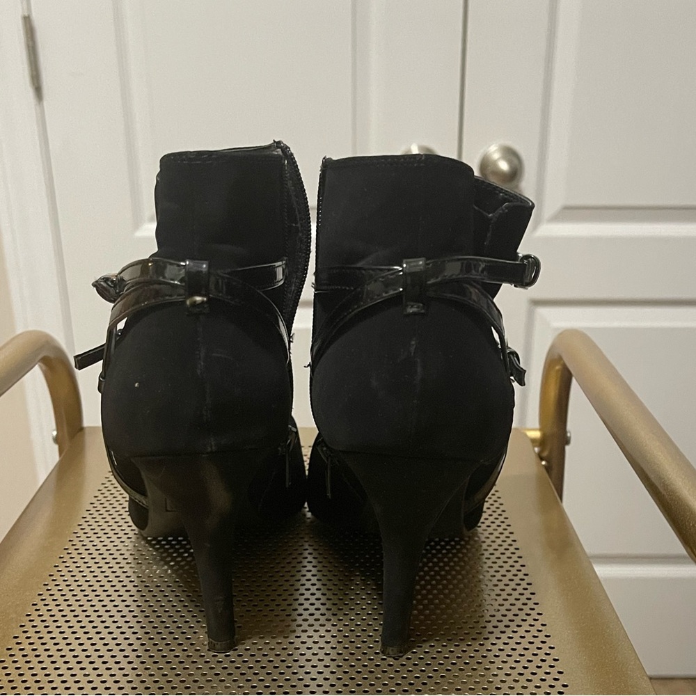 Me Too booties - Picture 4 of 4